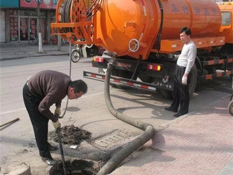 石壁镇清掏化粪池，健康生活从这里开始